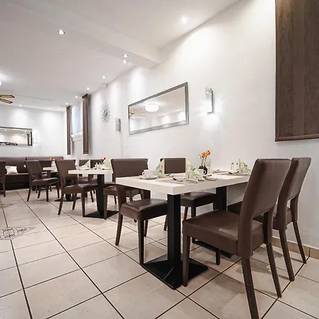 Sletz Parkhotel 3*