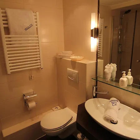 Sletz Parkhotel 호텔 3*