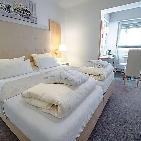 Sletz Parkhotel 호텔 3*
